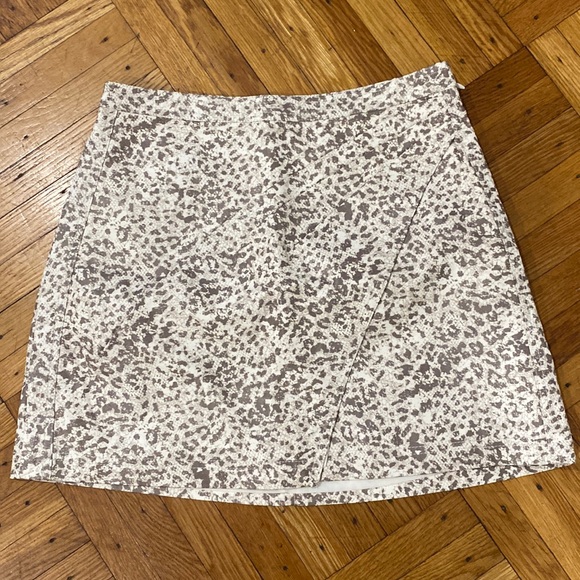 Free people fakeout print mini skirt size 4 - Picture 2 of 6